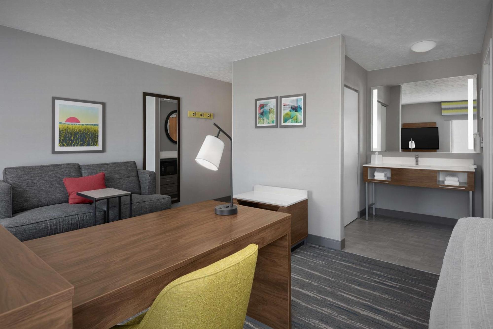 Hampton Inn Waterloo Exterior photo